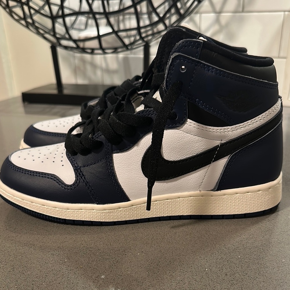 Nike Kids Sneakers - Navy and White